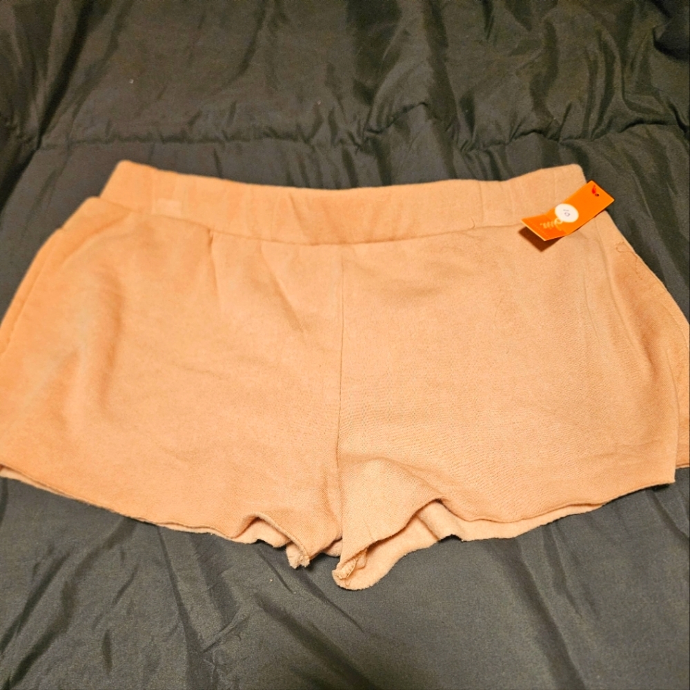 NWT Women's fleece lined shorts size M